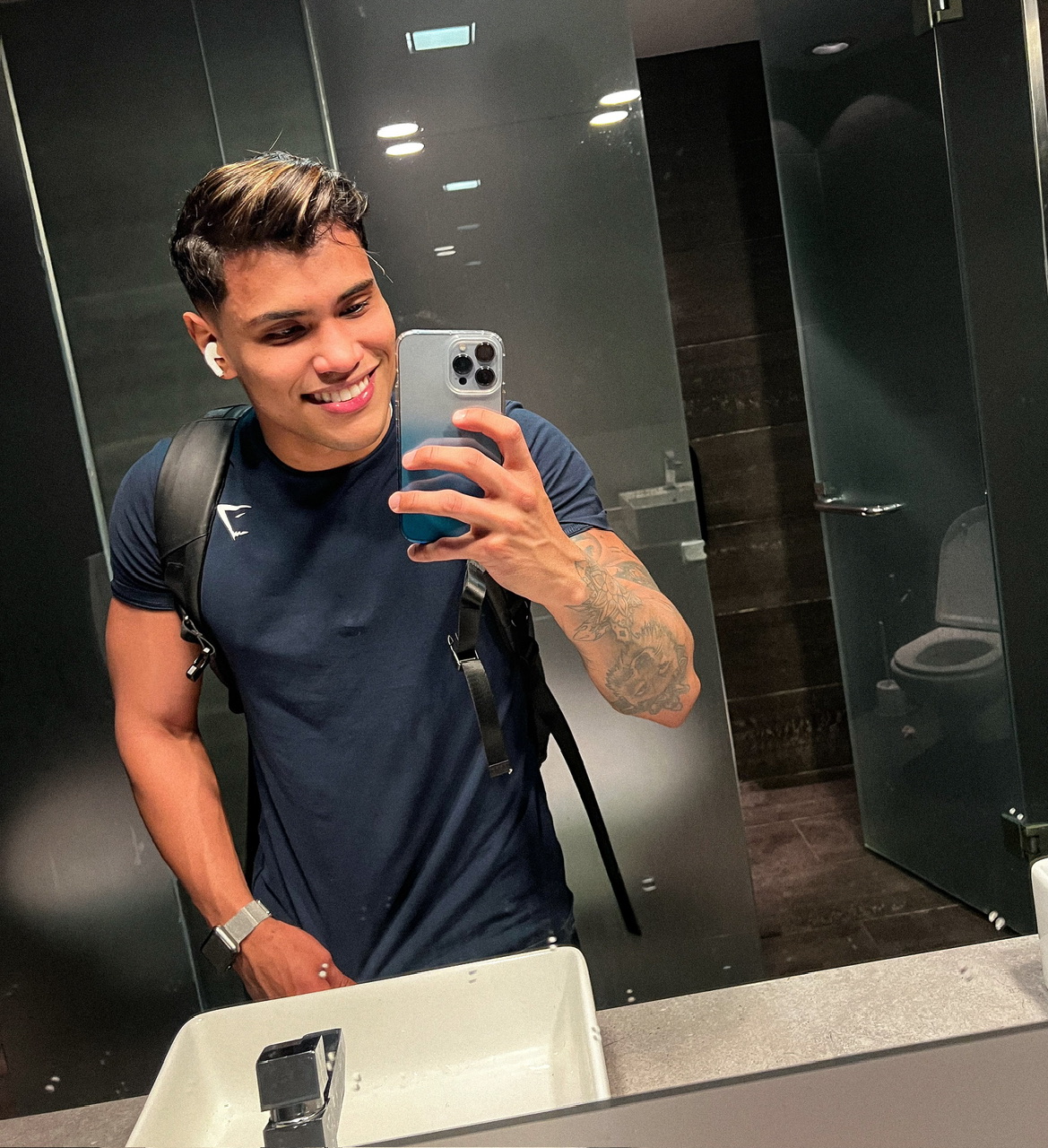 6032CEE8-7E26-43A2-B656-B9DFF7934597