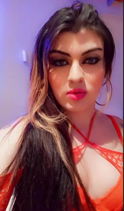 632730737-crossdresser-en-tarragona-aFSO1g